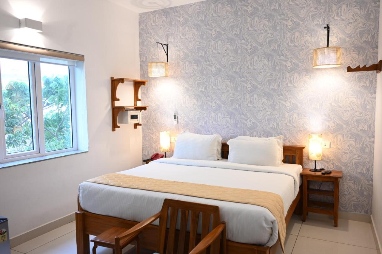 Hotel Aura By Woco Stays Puducherry Buitenkant foto
